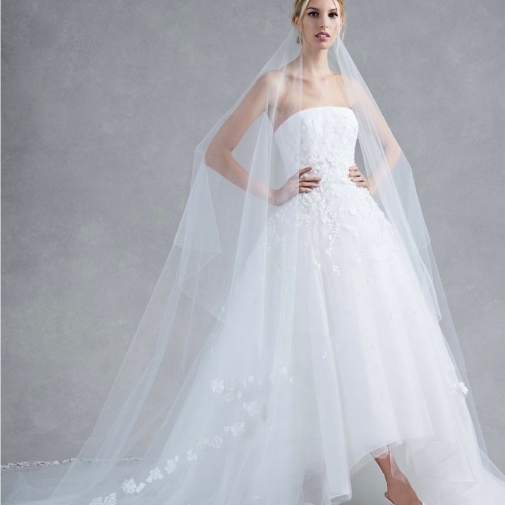 Oscar de la Renta Wedding Dress Strapless High Low